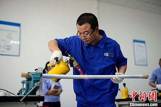 http://www.chinanews.com/tp/2015/09-21/U86P4T8D7536229F116DT20150921202741.jpg